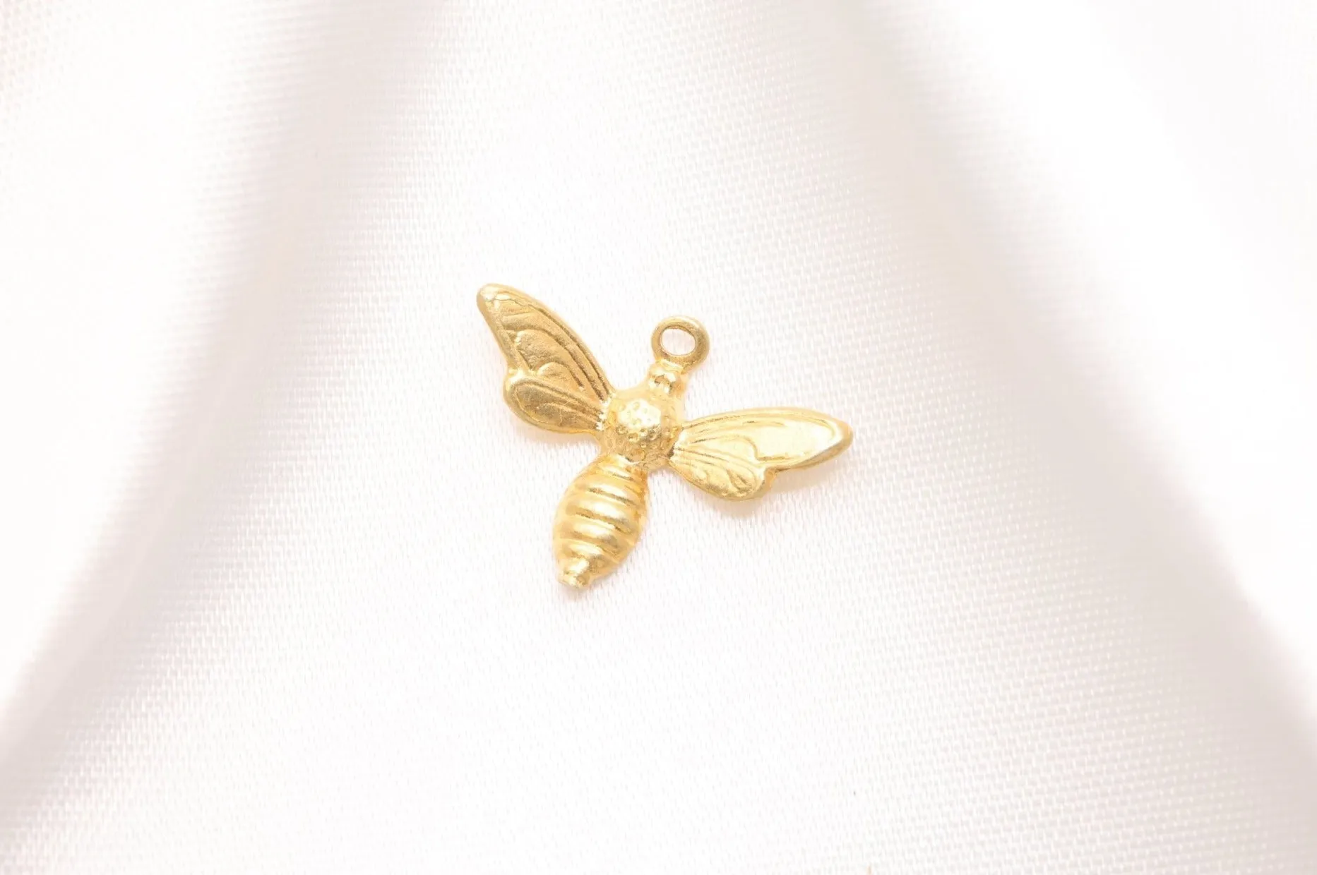 Bee Charm Wholesale 14K Gold, Solid 14K Gold, G18