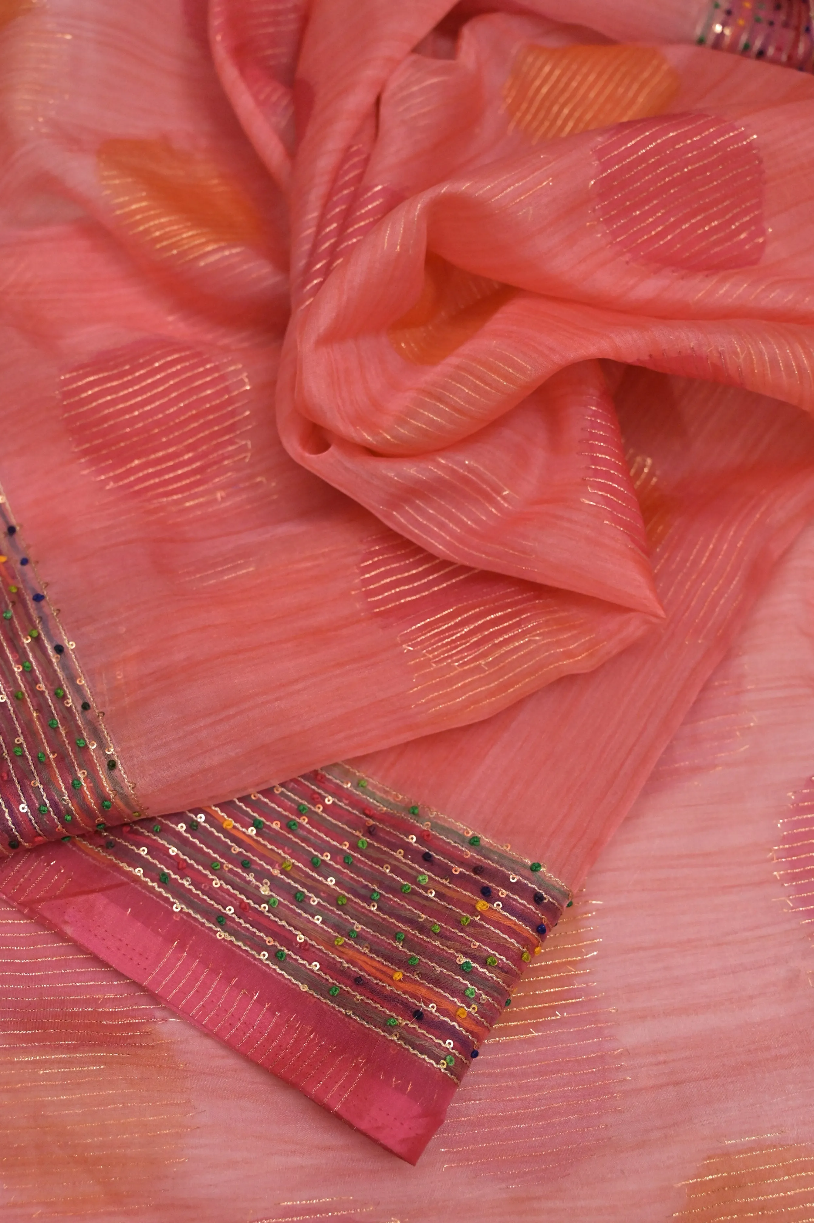 Magenta and Pink Color Dual-Tone Organza Banarasi Saree with Hand Brushing Technique and Hand Knots