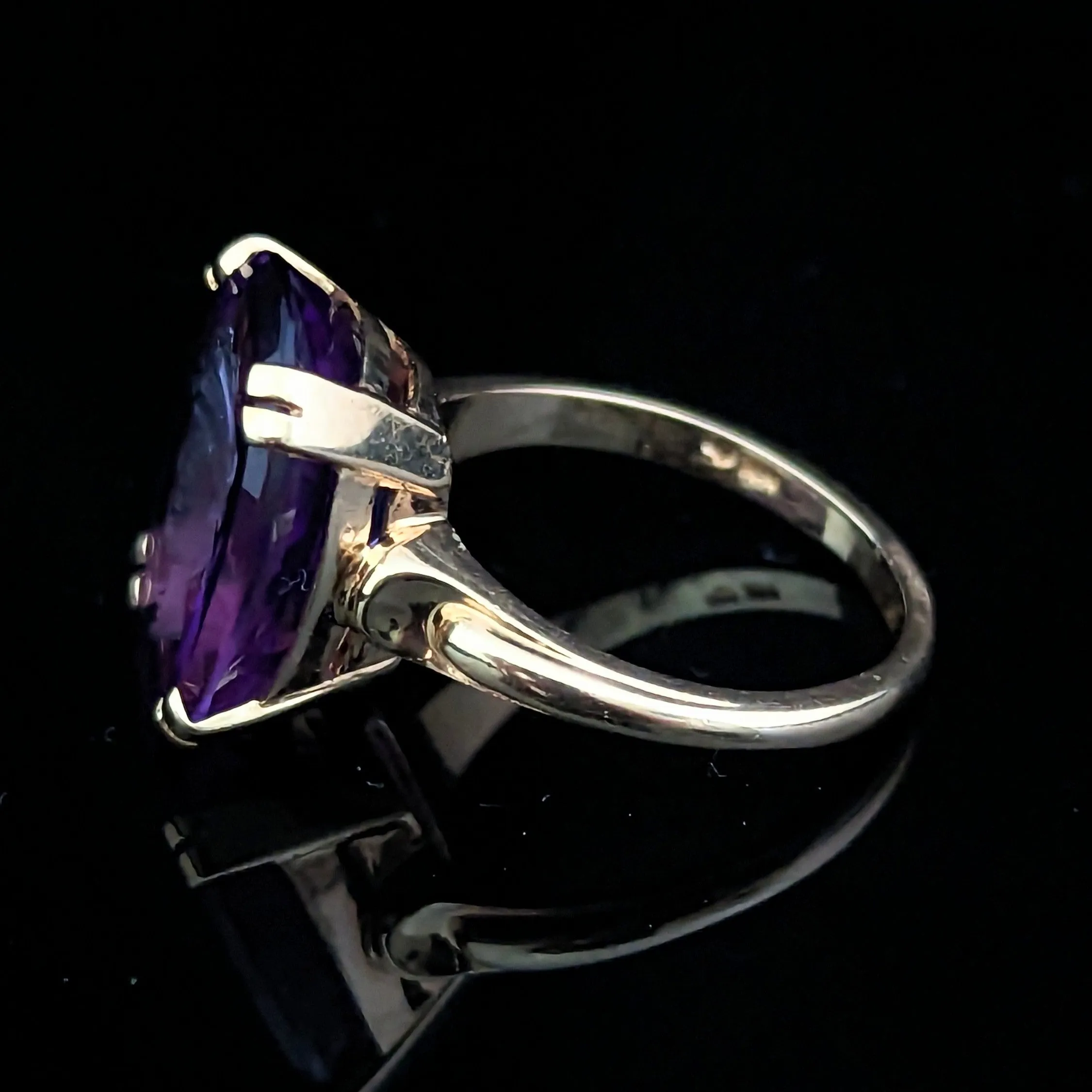 The Peillon - Vintage Amethyst 14k Gold Intaglio Ring