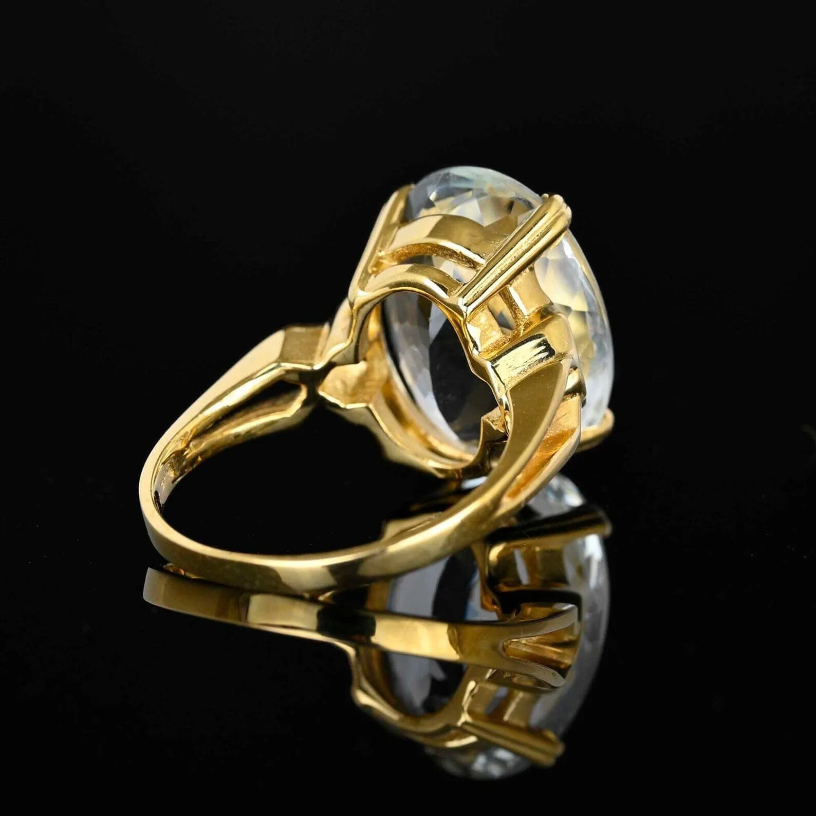 Vintage 14K Gold Goshenite Beryl Ring