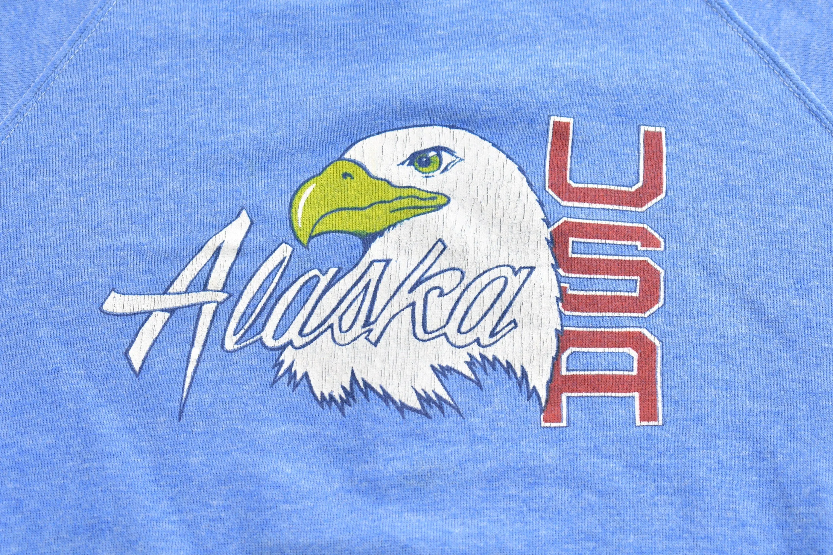 Vintage 1970s Alaska USA Eagle Graphic Crewneck Sweatshirt / 80s / 70s / Souvenir Sweater / Nature Theme Crewneck  / Travel And Vacation